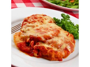 FILÉ DE FRANGO À PARMEGIANA