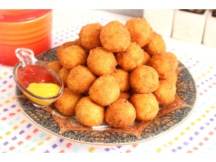 BOLINHO DE FRANGO EMPANADO