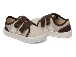 Tênis marrom menino