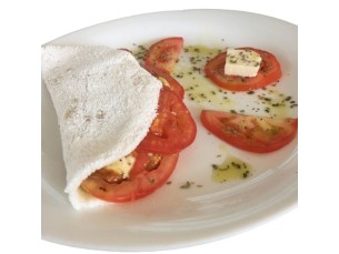 QUEIJO, TOMATE E ORÉGANO
