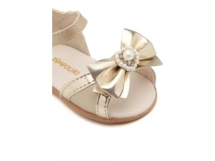 Sandália infantil feminina dourada com laço