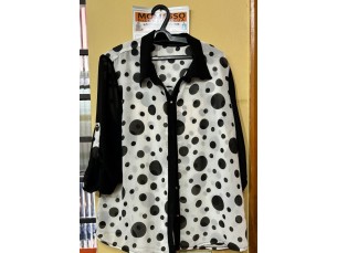 Camiseta feminina senhora de bolinha preta e branco