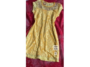 Vestido curto renda amarelo 