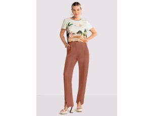 BLUSA MANGA CURTA ESTAMPADA COM RETILÍNEA GOLA - BRANCO OFF WHITE