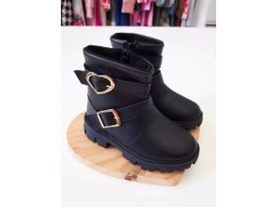 Bota cutorno fivela coração