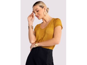 BLUSA MANGA CURTA EM MALHA VISCOSE ESTAMPADA - MOLDURA AMARELA