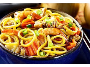 YAKISOBA DE CAMARÃO