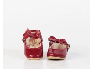 Sapatilha vermelha com laço 
